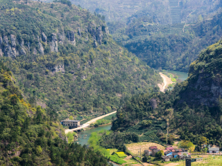 绍兴新昌穿岩十九峰