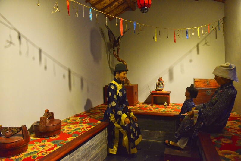 公元前三千年左右,居住在大兴安岭北段大鲜卑山(现内蒙古呼伦贝尔