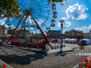 坦佩雷中心广场