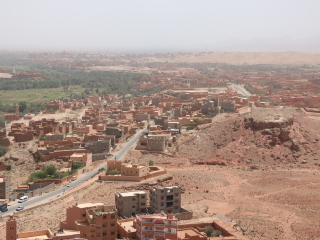 阿伊特·本·哈杜筑垒村