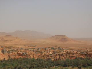 阿伊特·本·哈杜筑垒村