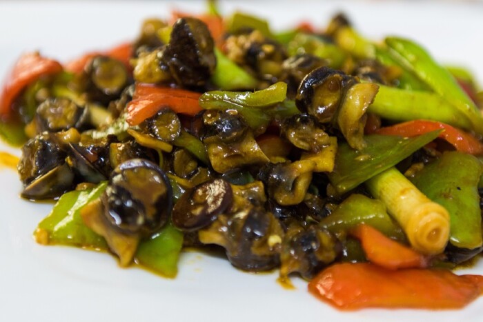 这个叫牛眼螺,也是当地特色菜