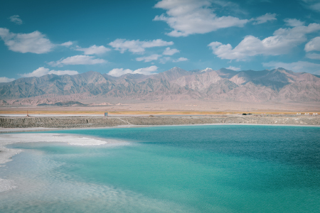 <兰州+青海湖+张掖丹霞+嘉峪关+莫高窟+鸣沙山月牙泉+翡翠湖+茶卡盐湖+塔尔寺双飞8日游游>南京往返/赠送两大民族表演/升级两晚高礼遇酒店