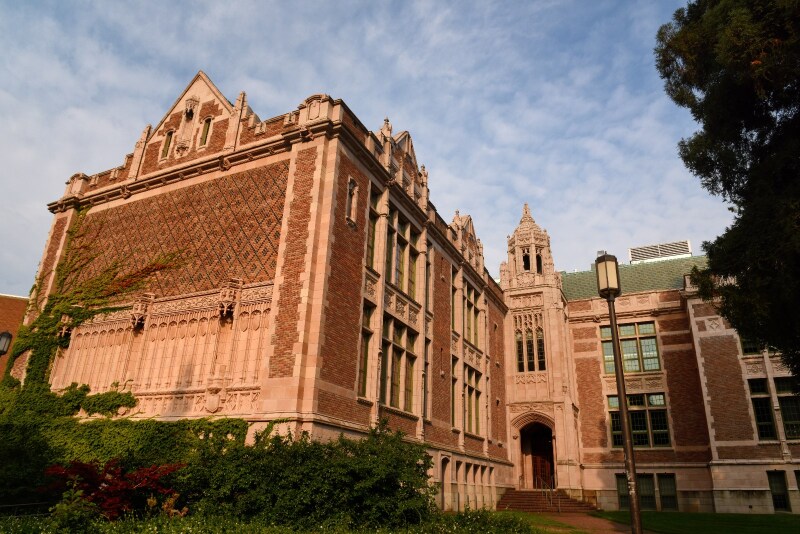 首发安克雷奇至西雅图