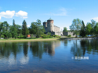萨翁林纳城堡