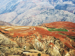 东川红土地景区