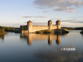 萨翁林纳城堡