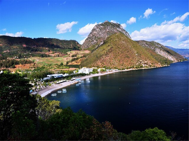 地-普者黑-抚仙湖-建水-红嘴鸥双飞9日游>小团漫游,升级景区内住宿,拍