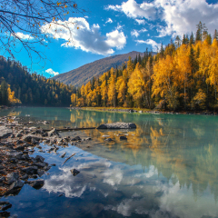 Xinjiang Moon Bay