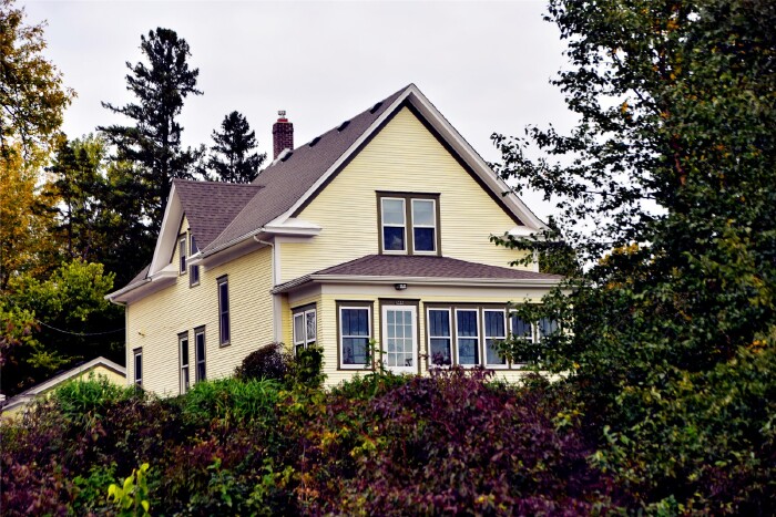 别墅群里每一栋别墅的造型都不同,没有一栋是同样的.