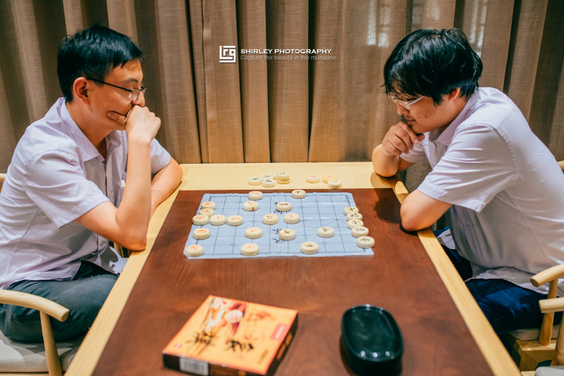 喜欢下棋的,可以来一场对弈厮杀.