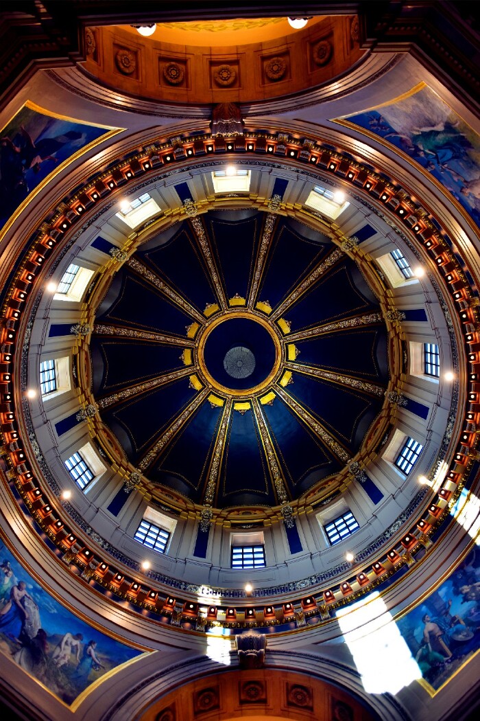 议会大厦圆形穹顶.