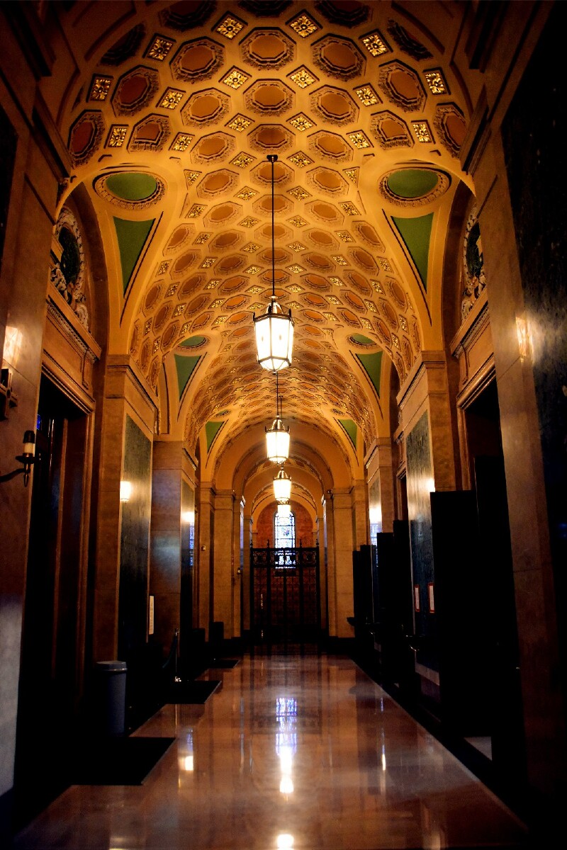 华丽的教堂走廊.