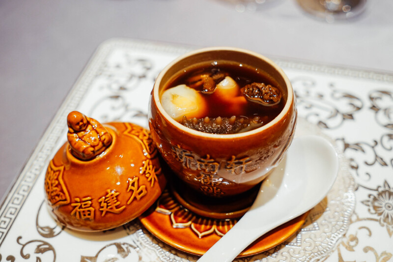 起源于福建泉州的特色小吃——面线糊.