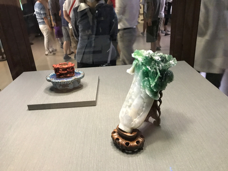 博物館有六十多萬件藏品而且還有很多都沒有展覽一次只能展覽很少一