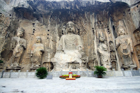 <郑州-万仙山-少林寺-龙门石窟-云台山-清明上河园5日游>欣赏绝壁长廊郭亮村、连住市区酒店、摄影基地、太行人家，当地参团