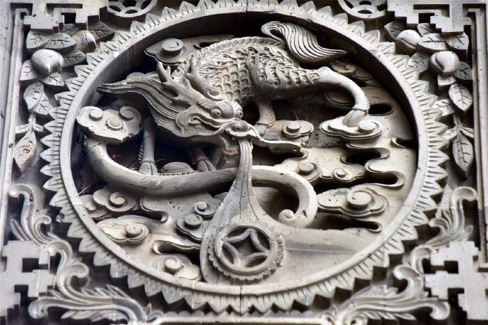 沙湾古镇的砖雕做工细腻,造型生动,被列入广东省的非物质文化遗产.