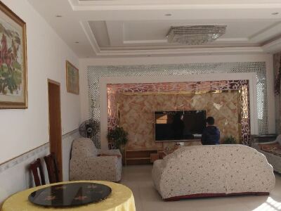 【罗田薄刀峰紫雾山庄】地址:胜利镇薄刀峰风景区西