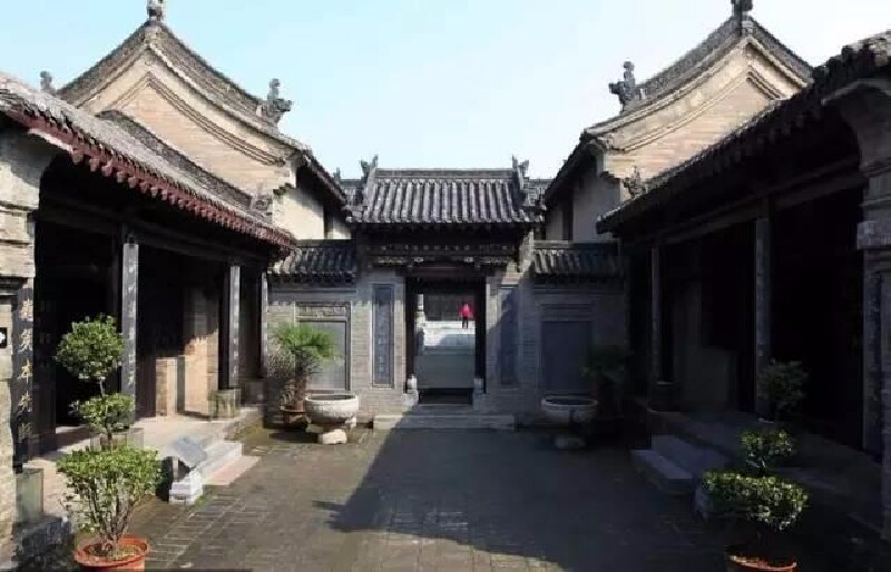 摄影/zjw5562 目前,柏社村集中分布有211座院下沉式窑洞四合院,保存