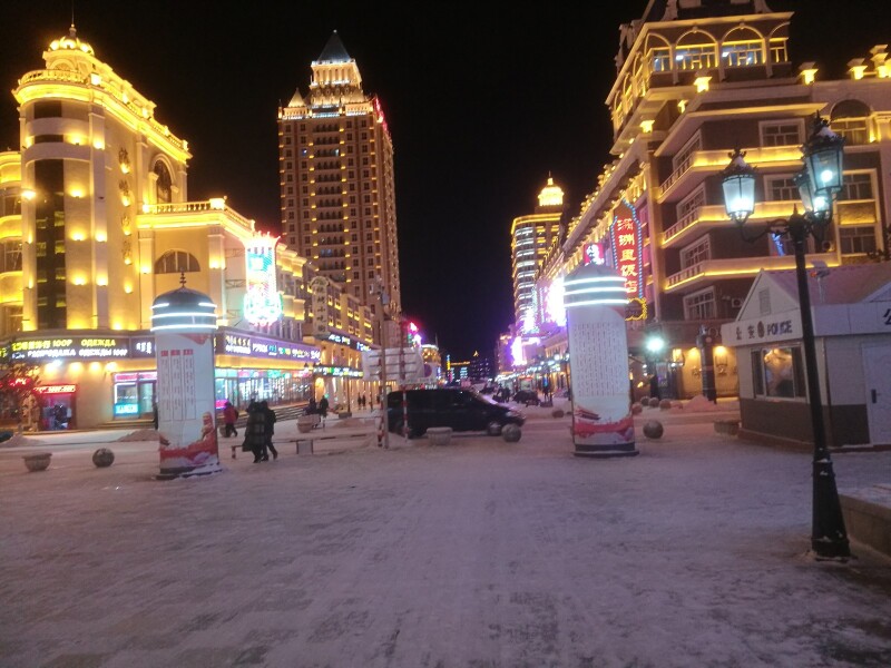 前两天同学高杰捎来口信,她准备与同学杨进,肖辉群参加襄阳假日户外群