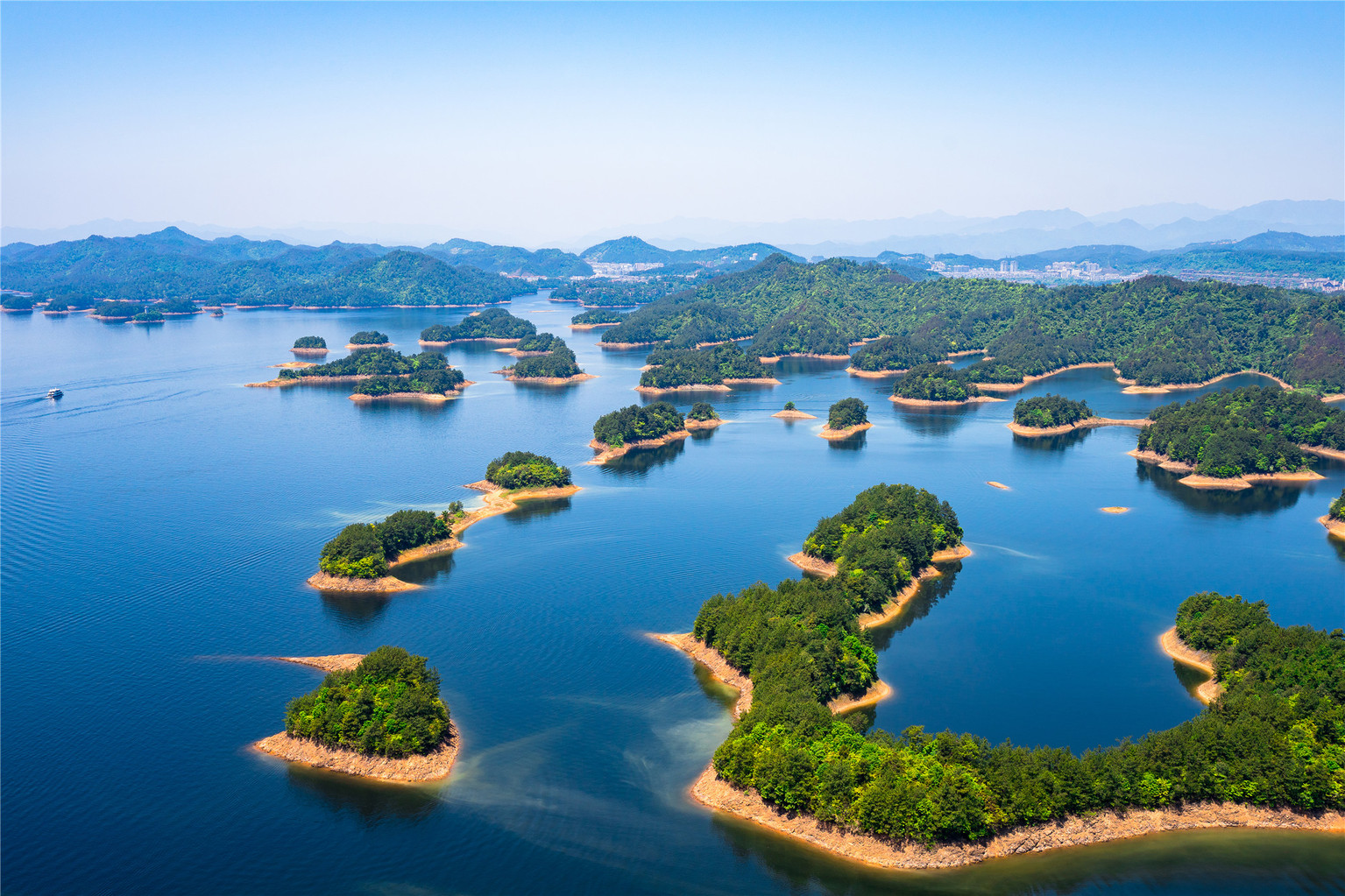 千島湖風景區丨去島嶼林立水天一色的地方悠閒度個假