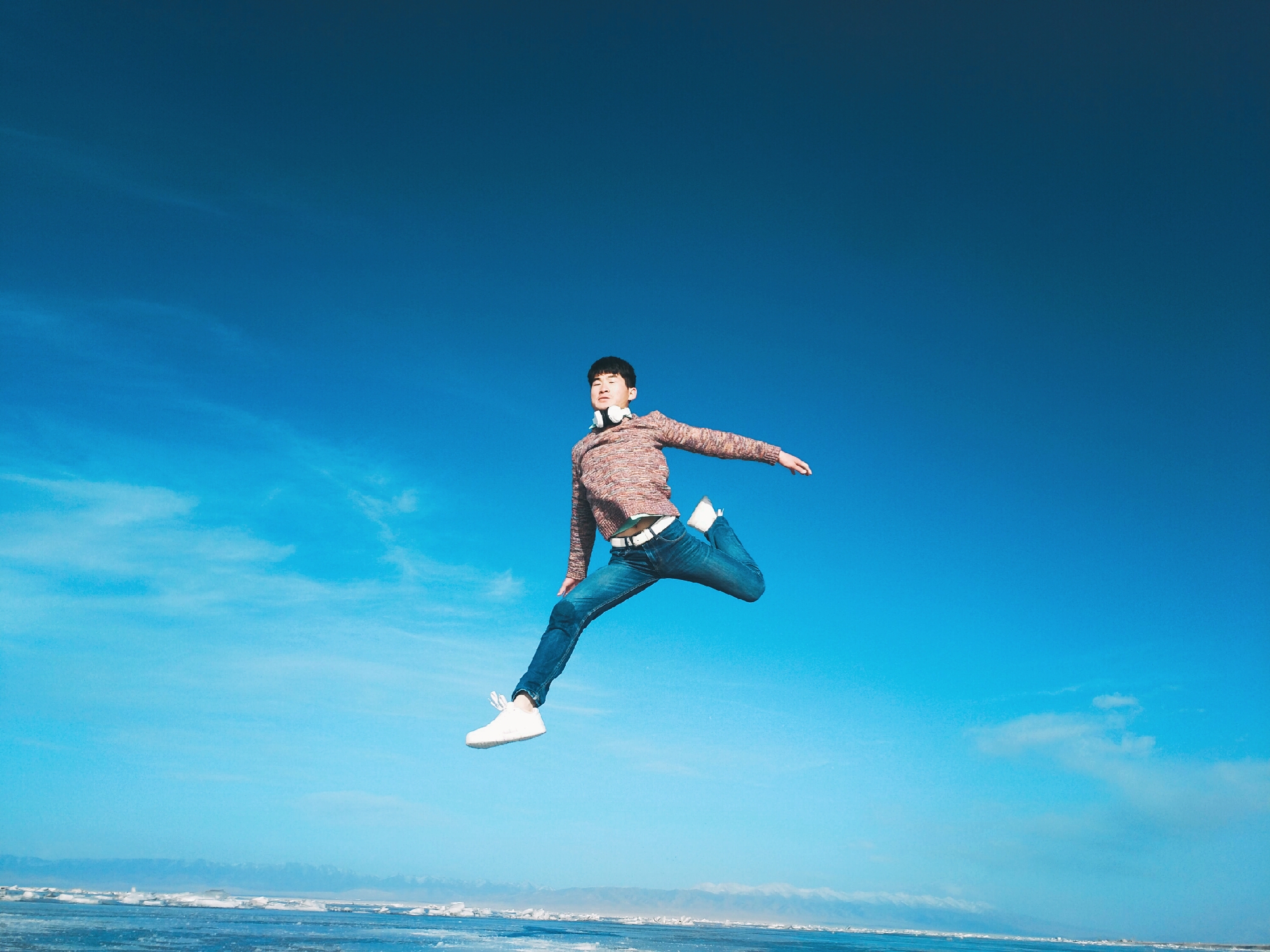 在旅途中怎样抓拍跳跃照有何技巧