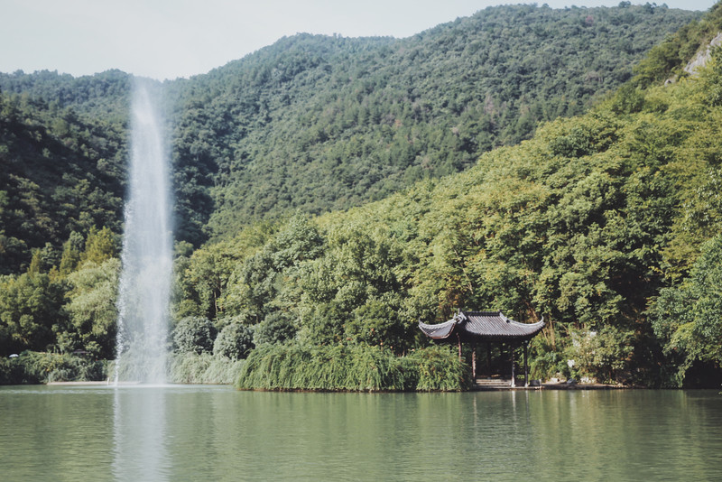 千島湖網紅民宿桐廬垂雲通天河浪石金灘二日遊