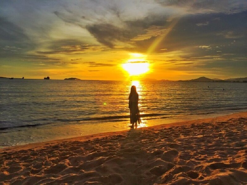 爱在日落黄昏时就是想去海边看日落