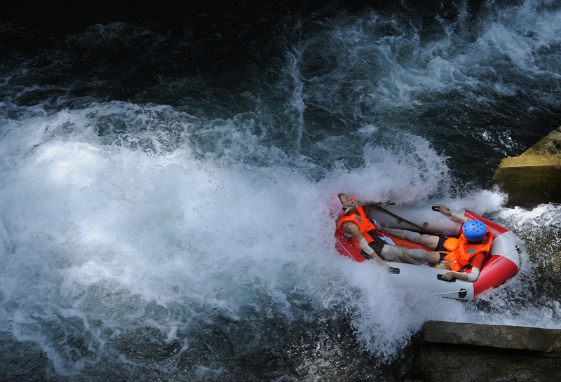 五星自驾游镇远 情迷苗家寨土碗酒,漂流湿身高过河>多彩贵州自