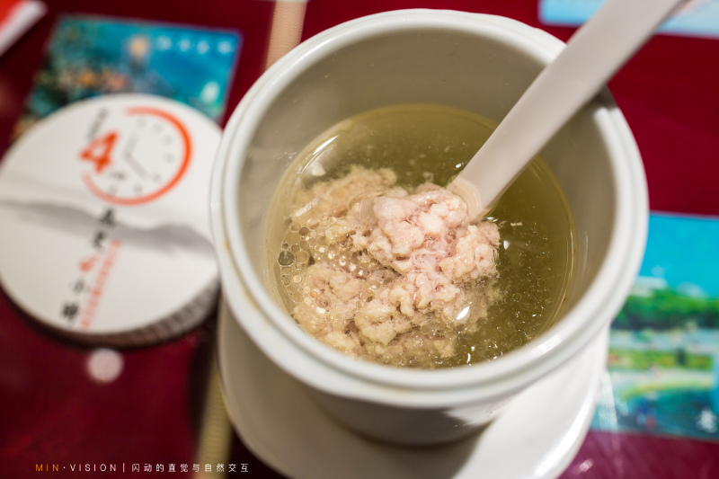 瓦罐肉陀汤:足足熬制4个小时,满满的诚意!