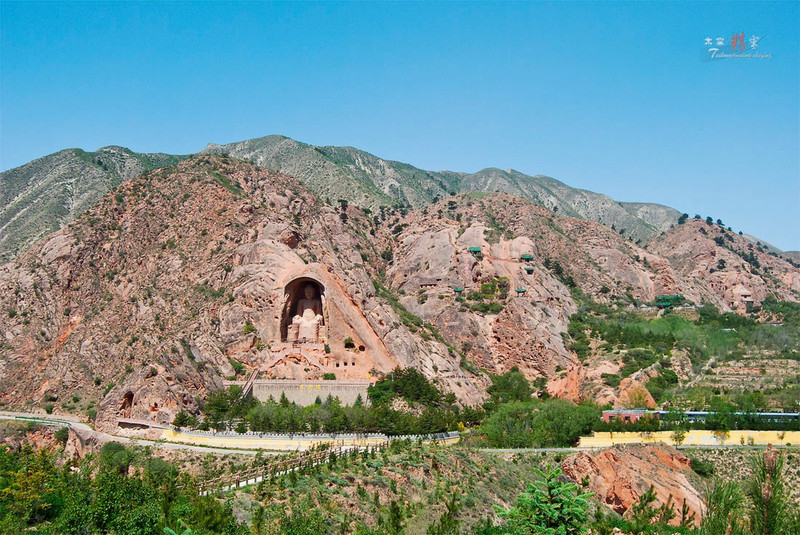 須彌山丹霞岩石嶙峋,峰巒迭嶂,是中國西北黃土高原上少有的風景區.