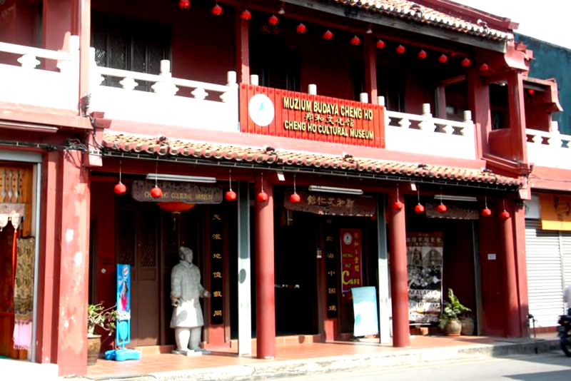 文化馆共三个楼层,分郑和在中国,郑和在马六甲,郑和宝船三大部分,展出