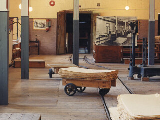 韦尔拉磨木纸板厂