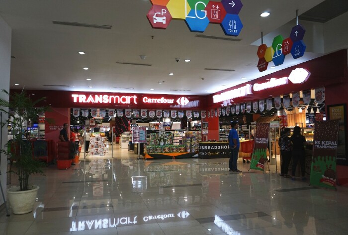 如果想买些当地特产回家送人的话,可以选择在这家hyper mart超市采购