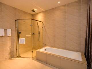 厦门建业路地铁站东渡客运码头亚朵酒店