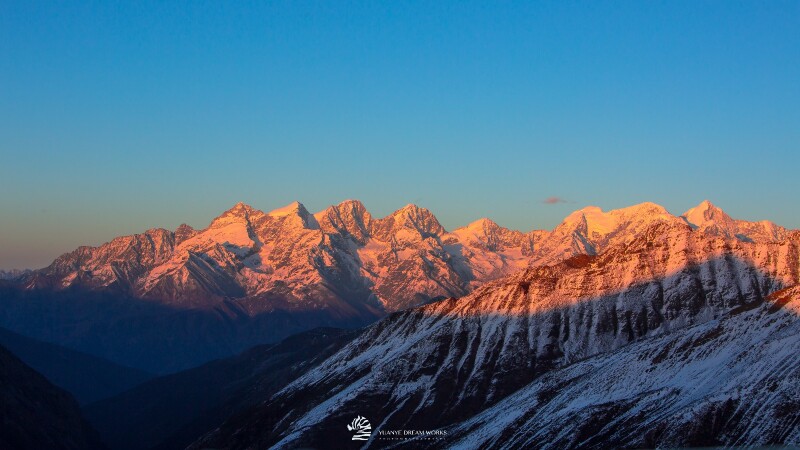 木雅圣地也是拍摄贡嘎环线拉姆神山,金刚山,的最好观景点