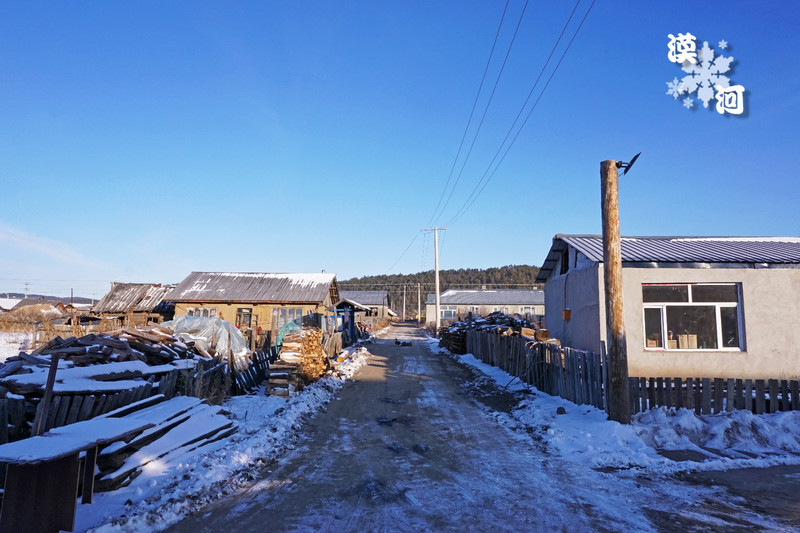 北紅村的清晨,雪地,院子,小木屋,這也就是我想象中的東北村莊的樣子嘛