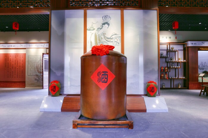 由此,麻姑酒声名鹊起,一跃成为"寿酒"的象征!