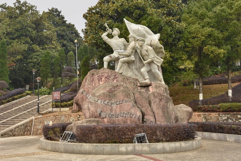 一山跨闽赣,除了仙气十足还孕育了"苏区乌克兰"