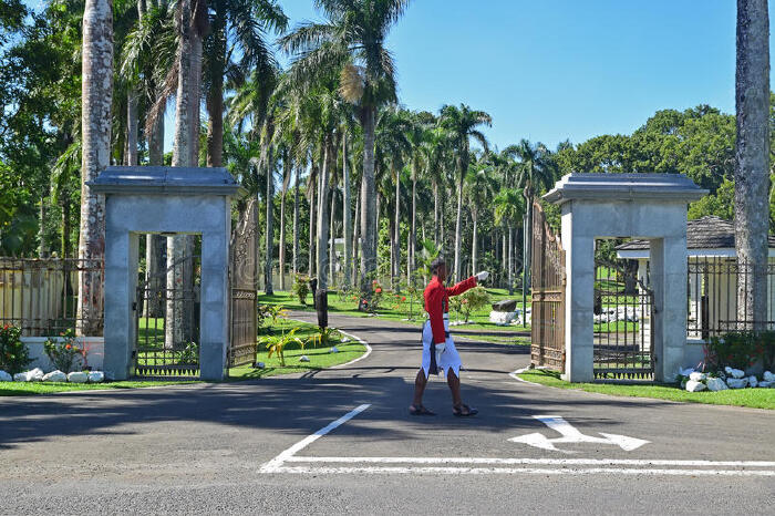 比如 我去过的 斐济 语言学校选择还有 斐济 考雅思,大学申请诸如