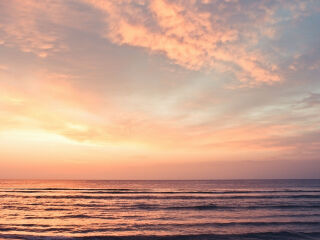 明迪尔海滩黄昏市场