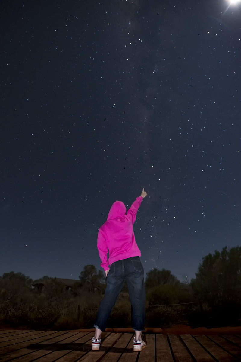 内都没有人居住和生活,所以光污染特别少,是观星和拍摄星星的绝佳宝地