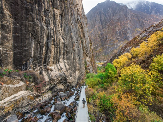  桑耶寺 达古峡谷 拉姆拉措 贡德林草原 思金拉措 甘丹寺2日游>朝佛