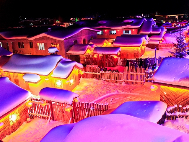 绝无强制) 建议时间:1小时 内有民俗餐厅,客房,威虎厅及多处雪景房