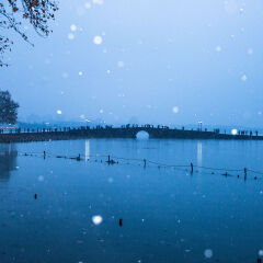 The Broken Bridge In Snowfall at Night,Hangzhou