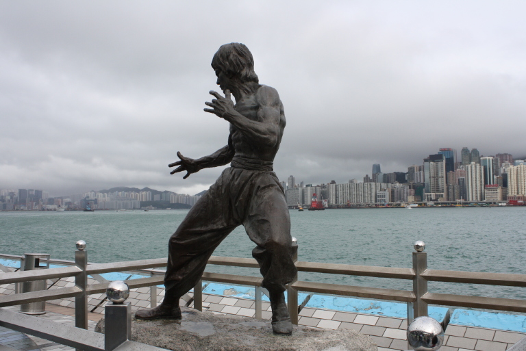 提问!请问从广州坐车到香港要准备什么材料?港