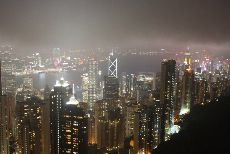 提问!请问从广州坐车到香港要准备什么材料?港