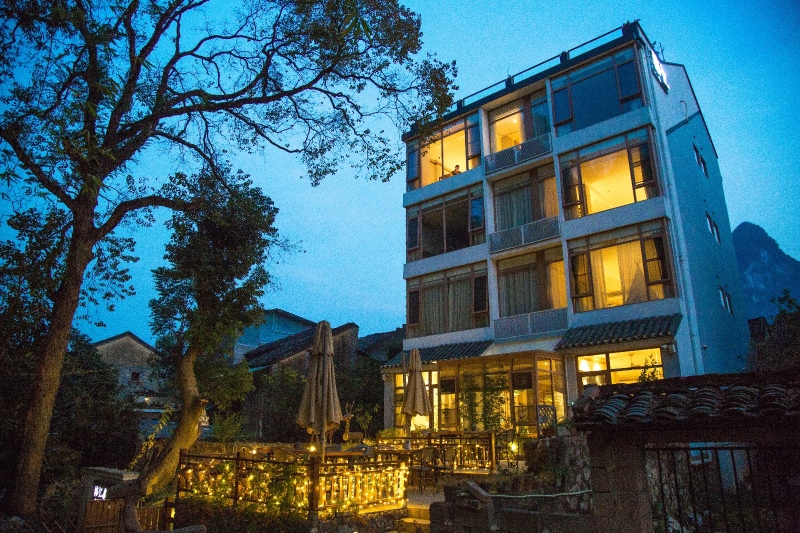 桂林有山水甲天下阳朔有民宿慰人心