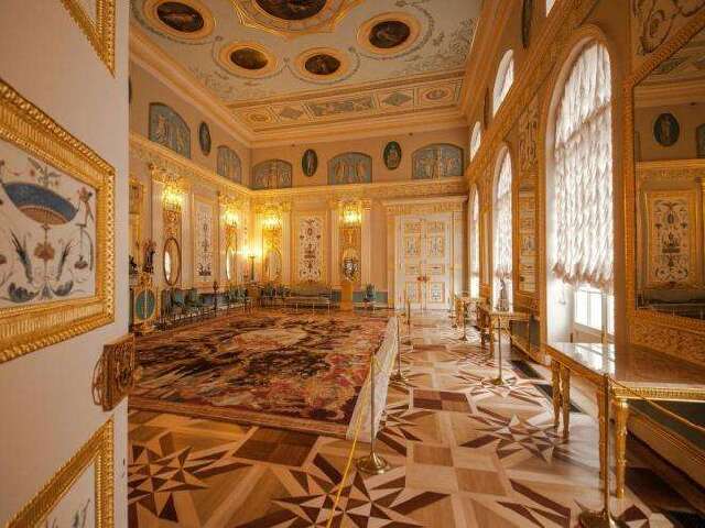 莫斯科+圣彼得堡6晚8日 优质航空香港直飞莫斯