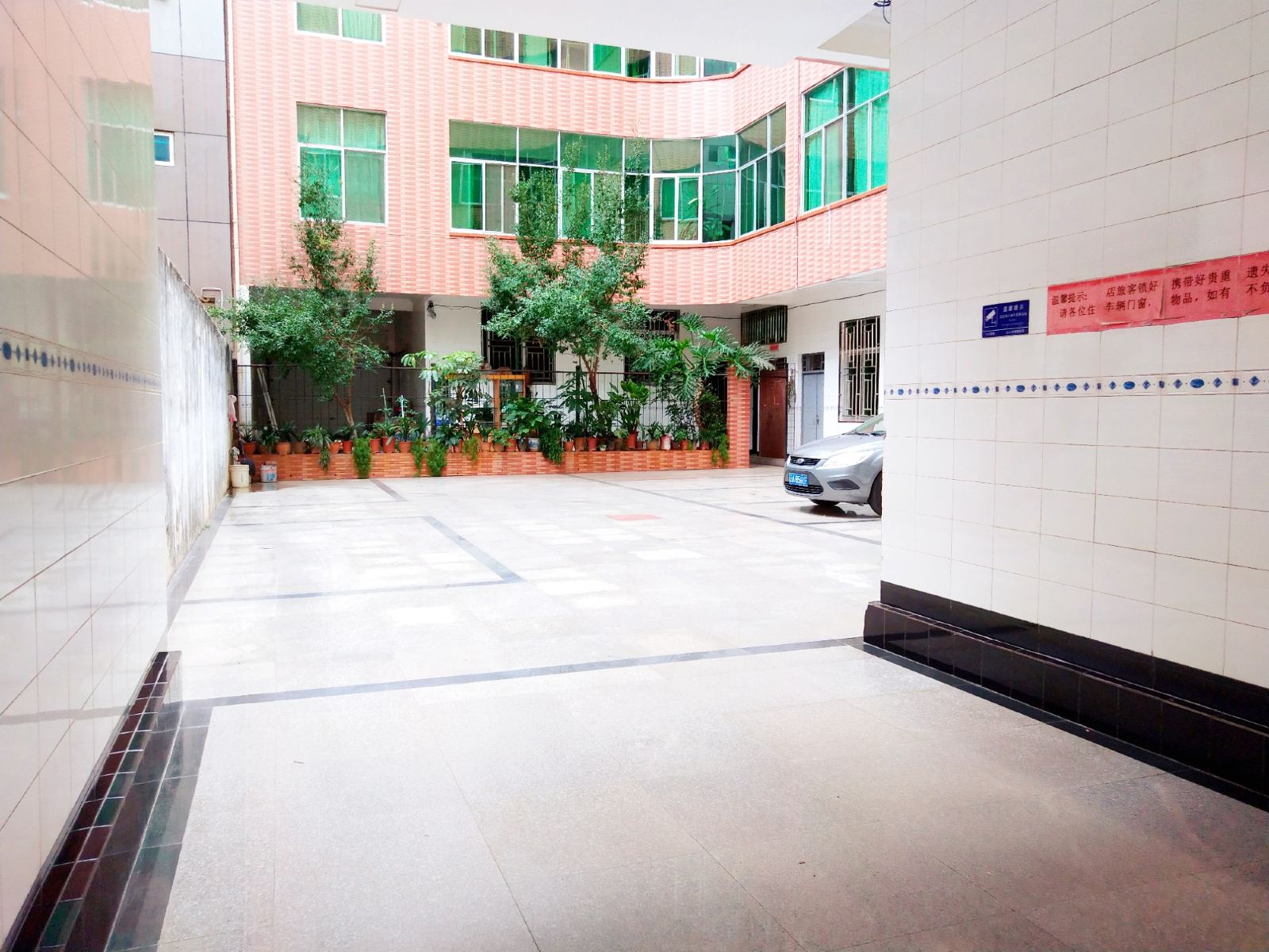 鹊桥酒店-禄丰天龙酒店预订-禄丰天龙酒店价格,点评,电话,地址查询